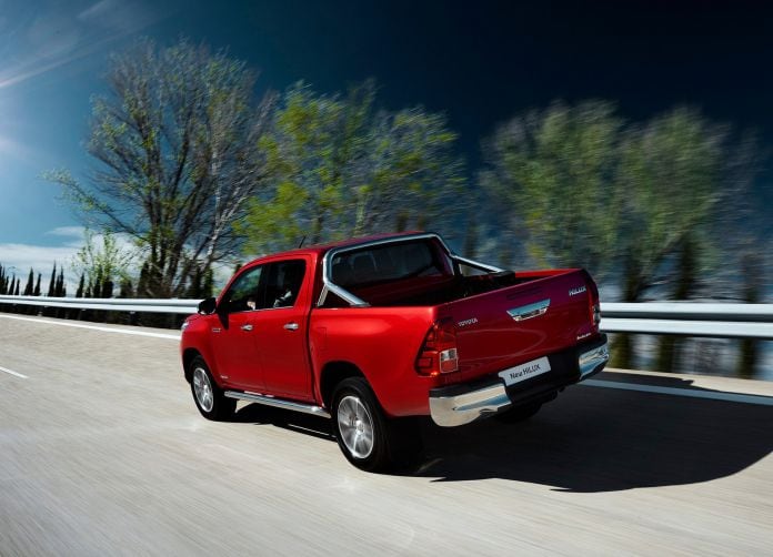 2016 Toyota Hilux - фотография 5 из 85