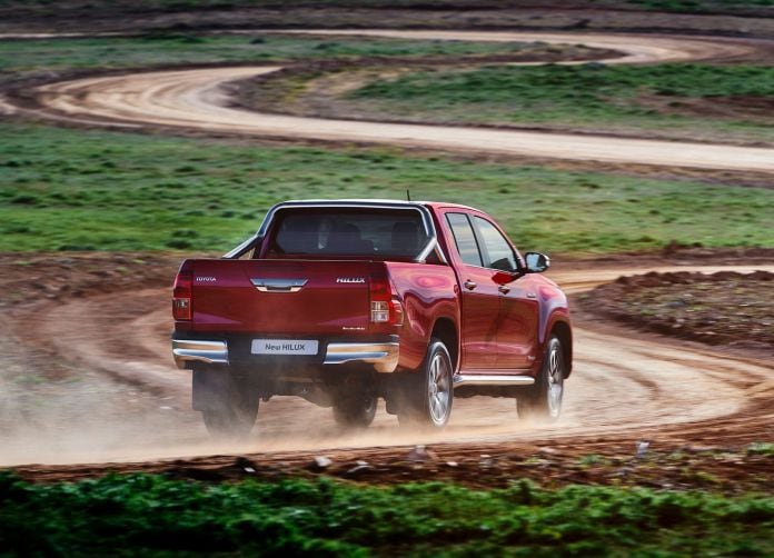 2016 Toyota Hilux - фотография 7 из 85