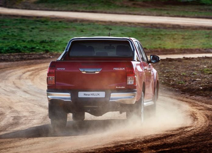 2016 Toyota Hilux - фотография 8 из 85
