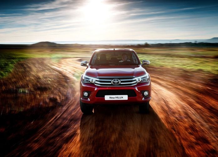 2016 Toyota Hilux - фотография 14 из 85