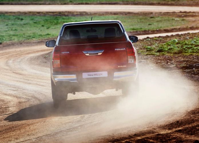 2016 Toyota Hilux - фотография 30 из 85