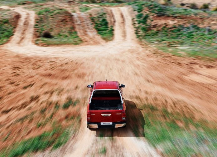 2016 Toyota Hilux - фотография 34 из 85
