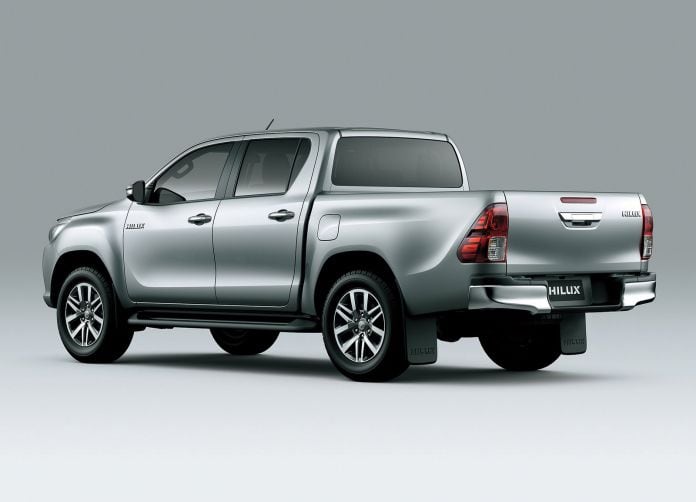 2016 Toyota Hilux - фотография 40 из 85