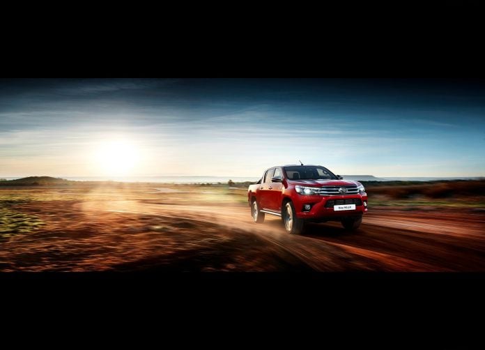 2016 Toyota Hilux - фотография 43 из 85