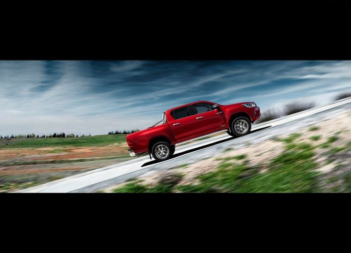 2016 Toyota Hilux - фотография 46 из 85