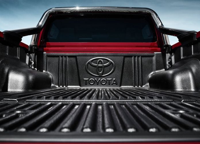 2016 Toyota Hilux - фотография 62 из 85