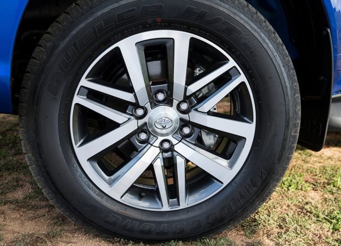 2016 Toyota Hilux - фотография 76 из 85