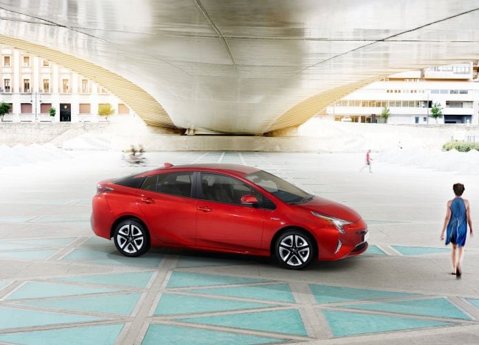 2016 Toyota Prius - фотография 1 из 53
