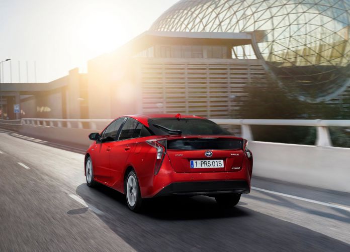 2016 Toyota Prius - фотография 7 из 53