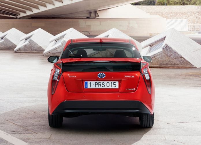 2016 Toyota Prius - фотография 10 из 53