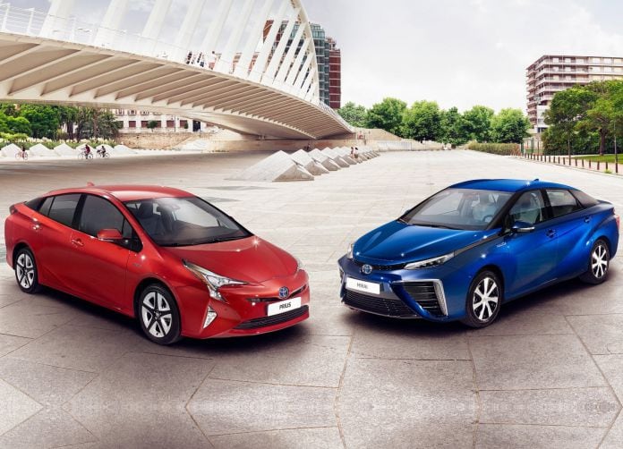 2016 Toyota Prius - фотография 11 из 53