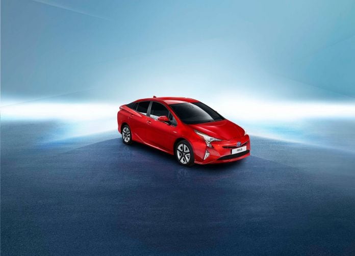 2016 Toyota Prius - фотография 12 из 53