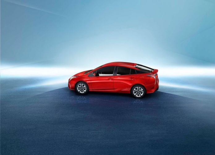 2016 Toyota Prius - фотография 14 из 53