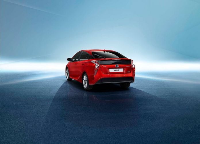2016 Toyota Prius - фотография 15 из 53