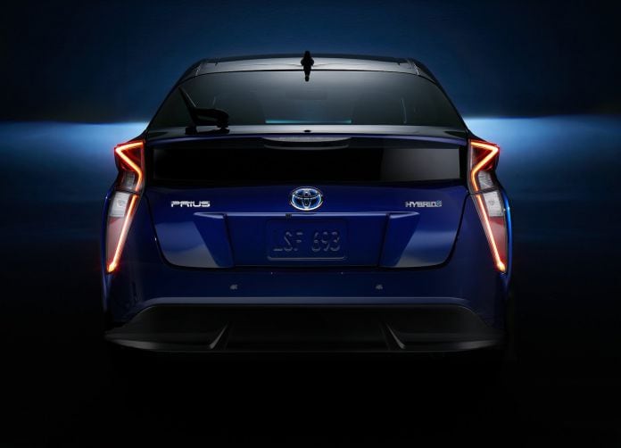 2016 Toyota Prius - фотография 16 из 53