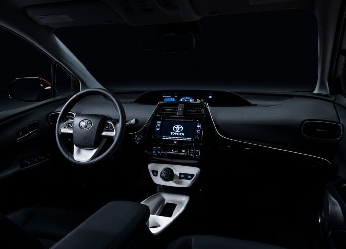 2016 Toyota Prius - фотография 28 из 53