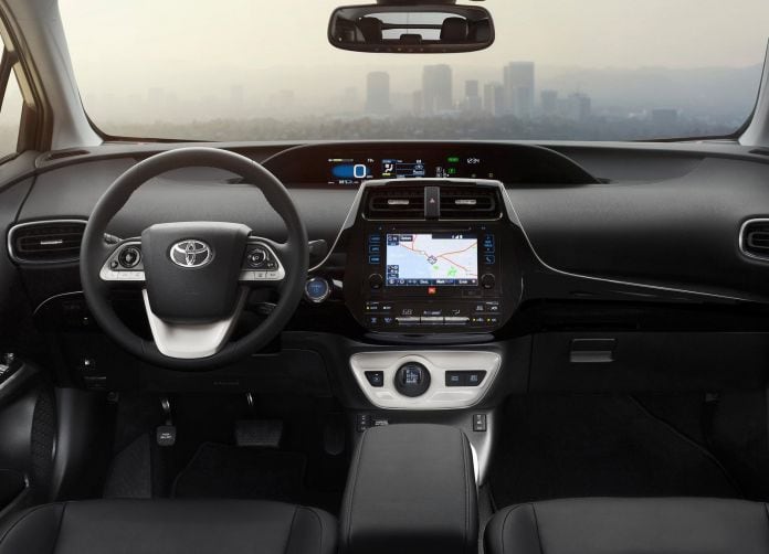 2016 Toyota Prius - фотография 29 из 53