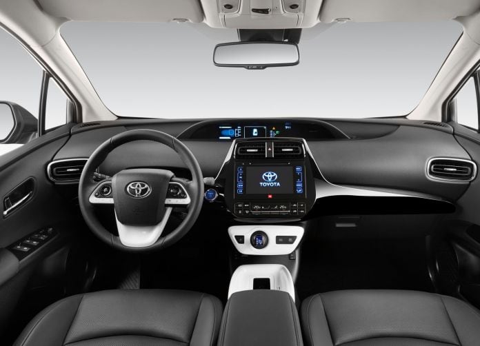 2016 Toyota Prius - фотография 30 из 53