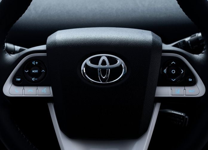 2016 Toyota Prius - фотография 33 из 53