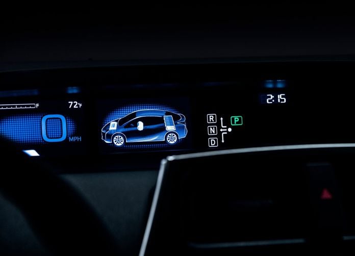 2016 Toyota Prius - фотография 37 из 53
