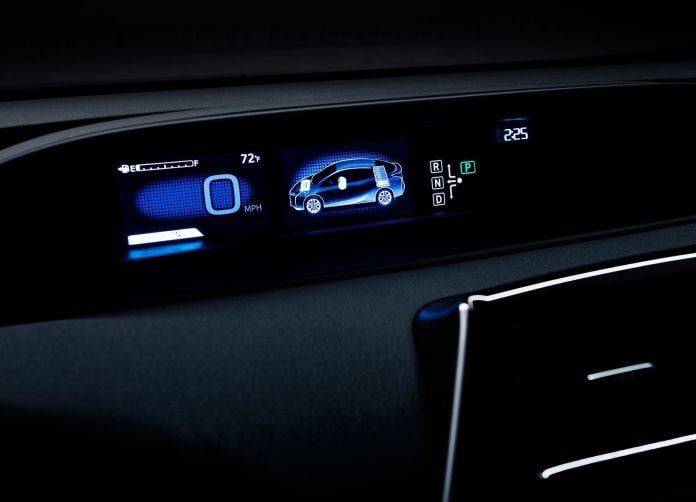 2016 Toyota Prius - фотография 38 из 53