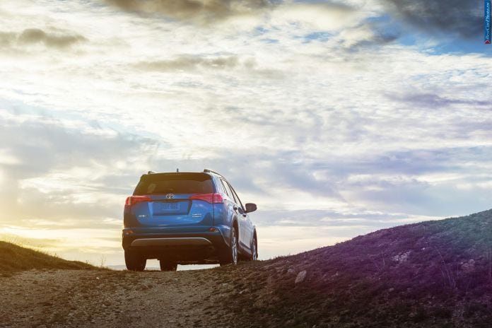 2016 Toyota Rav4 Hybrid - фотография 18 из 50