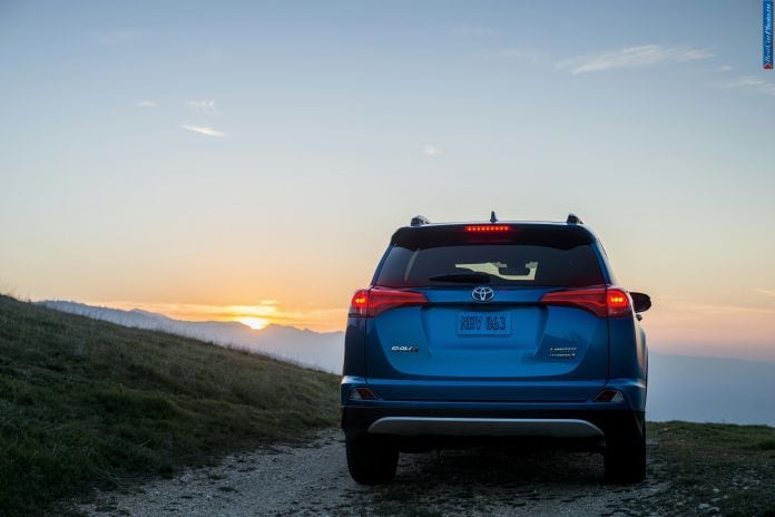 2016 Toyota Rav4 Hybrid - фотография 19 из 50