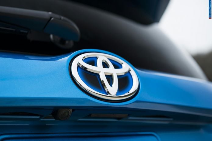 2016 Toyota Rav4 Hybrid - фотография 29 из 50