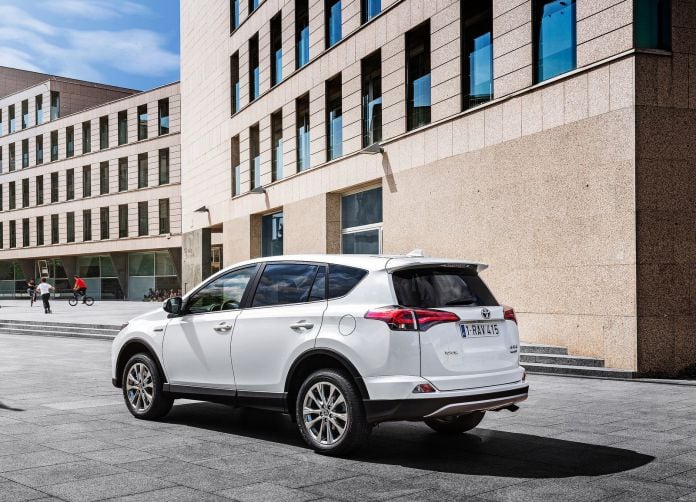 2016 Toyota RAV4 Hybrid EU - фотография 30 из 52