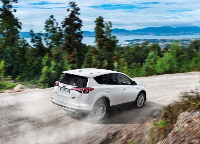 2016 Toyota RAV4 Hybrid EU - фотография 35 из 52
