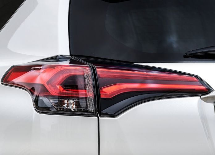 2016 Toyota RAV4 Hybrid EU - фотография 47 из 52