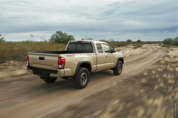 2016 Toyota Tacoma TRD Off-Road - фотография 6 из 26
