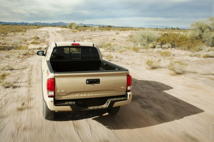 2016 Toyota Tacoma TRD Off-Road - фотография 8 из 26
