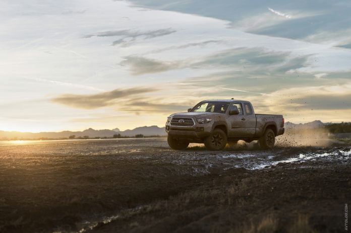 2016 Toyota Tacoma TRD Off-Road - фотография 12 из 26