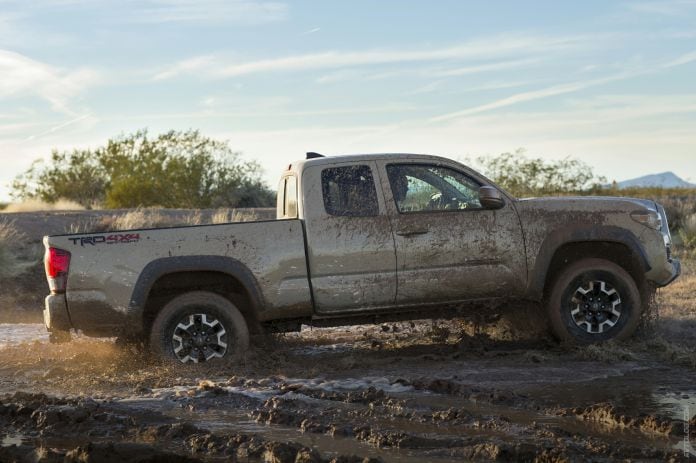 2016 Toyota Tacoma TRD Off-Road - фотография 15 из 26