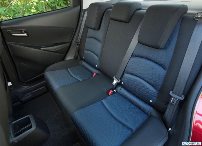 2016 Toyota Yaris Sedan - фотография 34 из 65