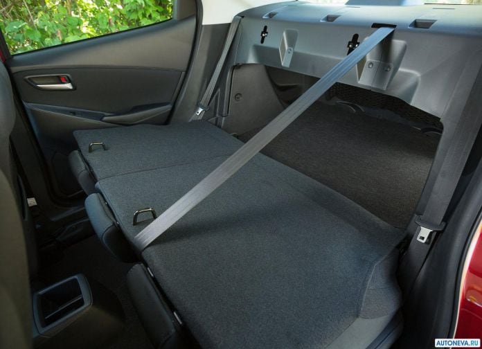 2016 Toyota Yaris Sedan - фотография 36 из 65