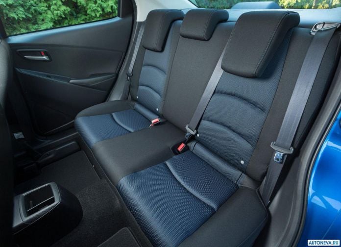 2016 Toyota Yaris Sedan - фотография 37 из 65