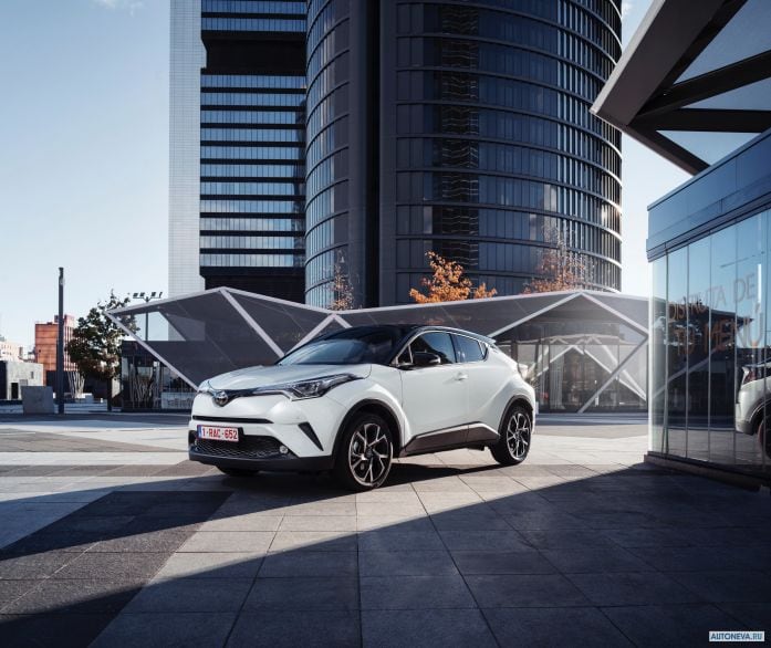 2017 Toyota C-HR - фотография 6 из 30