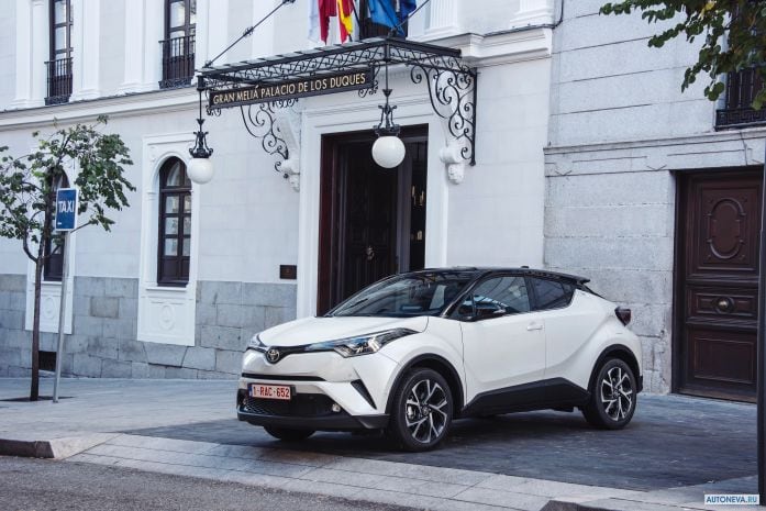 2017 Toyota C-HR - фотография 7 из 30