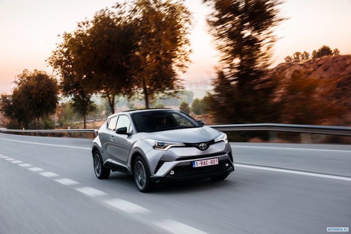 2017 Toyota C-HR - фотография 10 из 30