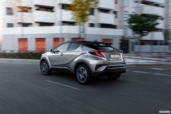 2017 Toyota C-HR - фотография 14 из 30
