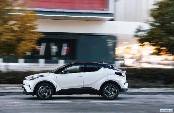 2017 Toyota C-HR - фотография 17 из 30