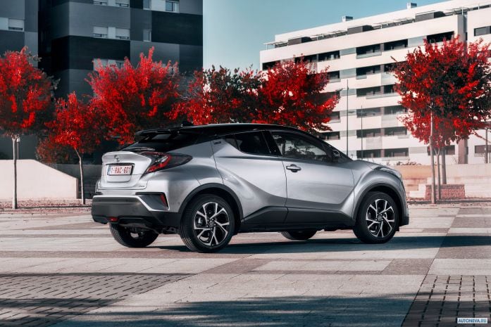 2017 Toyota C-HR - фотография 18 из 30