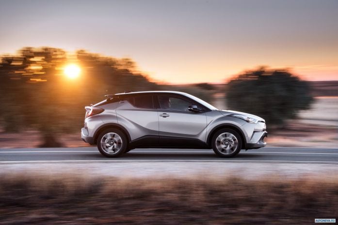 2017 Toyota C-HR - фотография 22 из 30