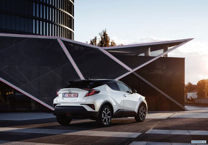 2017 Toyota C-HR - фотография 24 из 30
