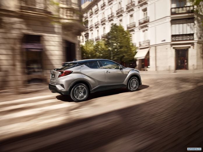 2017 Toyota C-HR hybrid - фотография 16 из 34