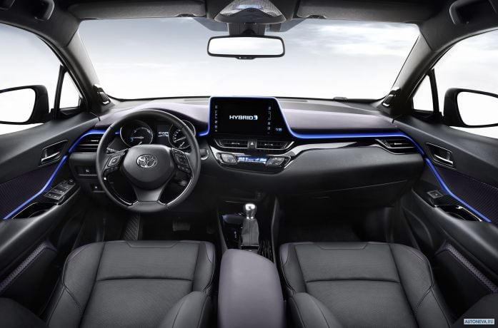 2017 Toyota C-HR hybrid - фотография 24 из 34 2017 Toyota C-HR hybrid - фотография 24 из 34