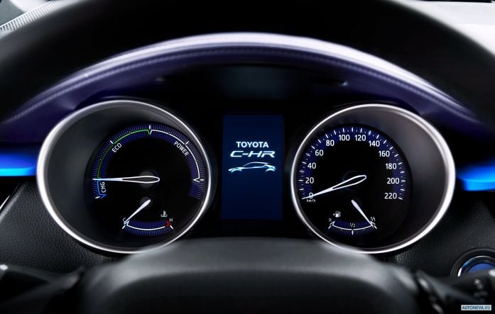 2017 Toyota C-HR hybrid - фотография 29 из 34 2017 Toyota C-HR hybrid - фотография 29 из 34