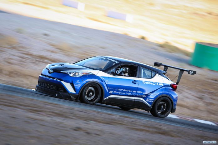 2017 Toyota C-HR R-tuned Concept - фотография 3 из 17 2017 Toyota C-HR R-tuned Concept - фотография 3 из 17